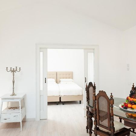 Hotel Villa Florida & Suite Apartments ガルドーネ・リヴィエラ エクステリア 写真
